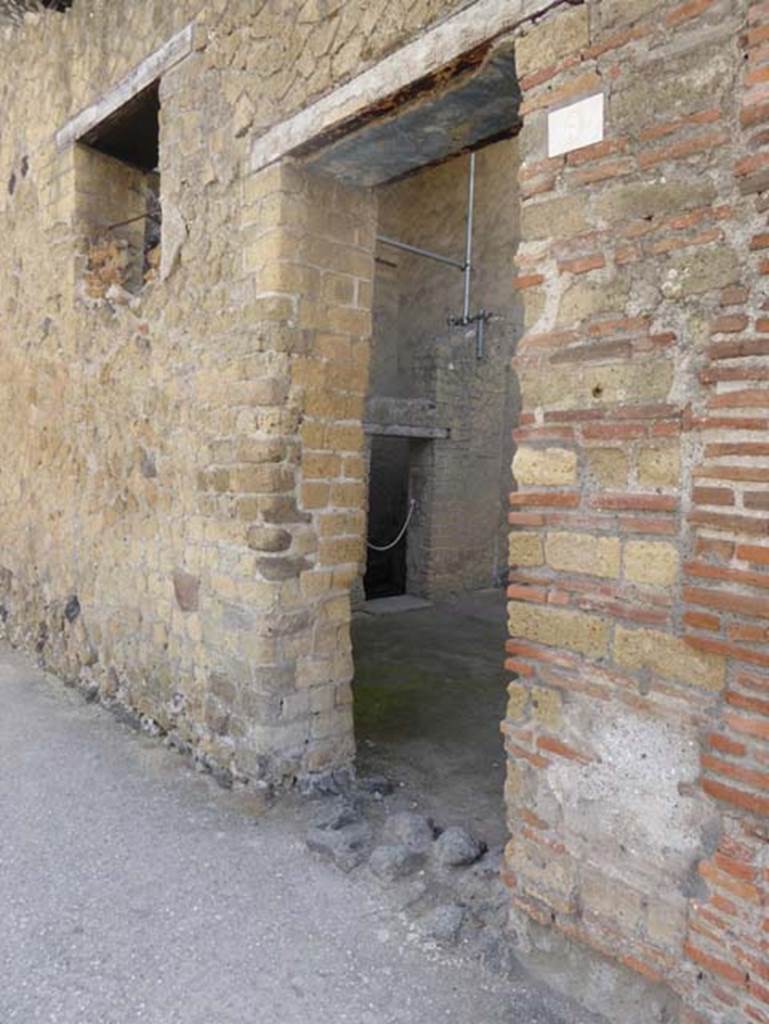 III.9 Herculaneum, October 2014. Looking south-east through entrance doorway.
Photo courtesy of Michael Binns.